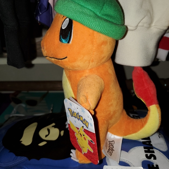 Pokemon Charmander Winter Plush - Picture 4 of 6